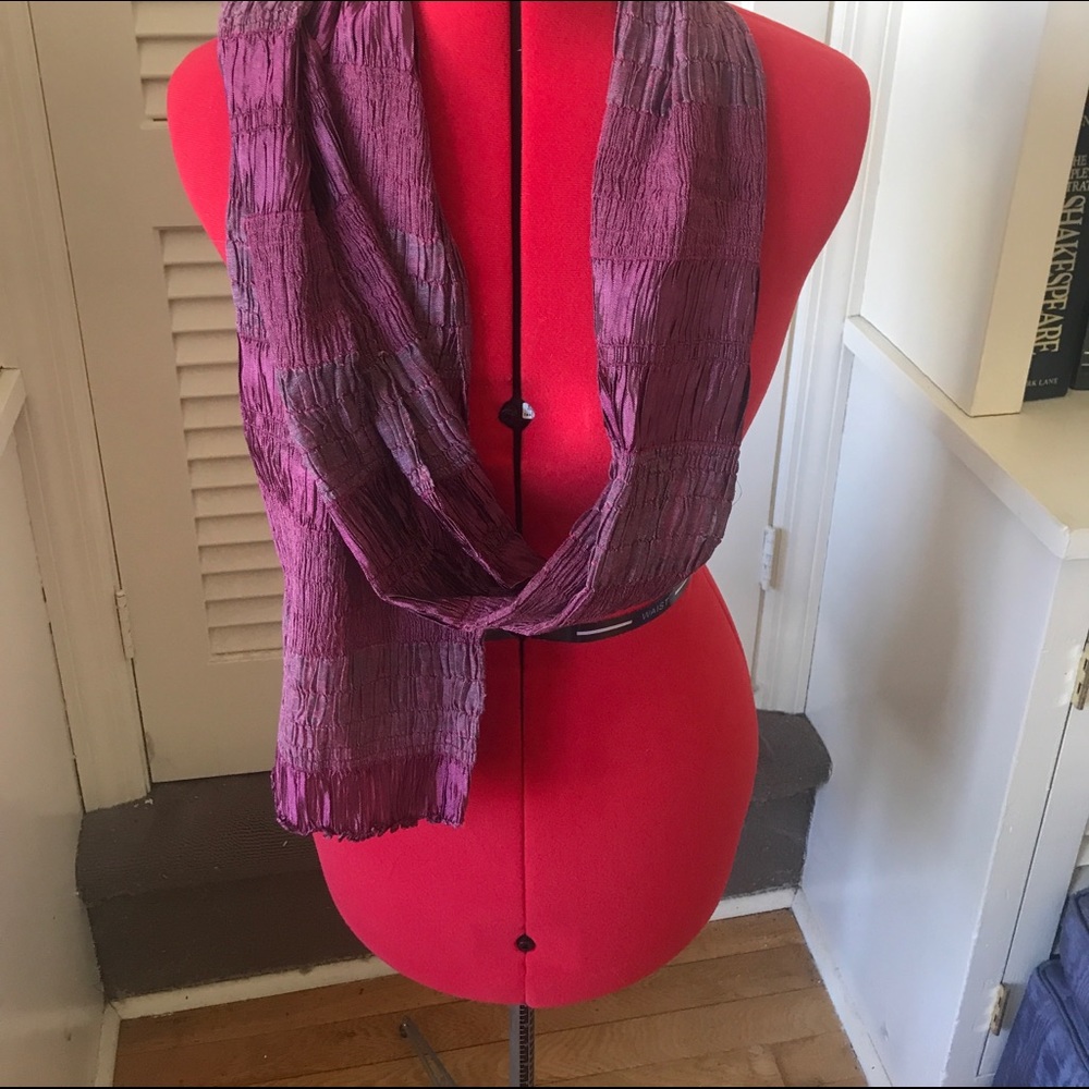 Beautiful horizontally stretchy ladies scarf